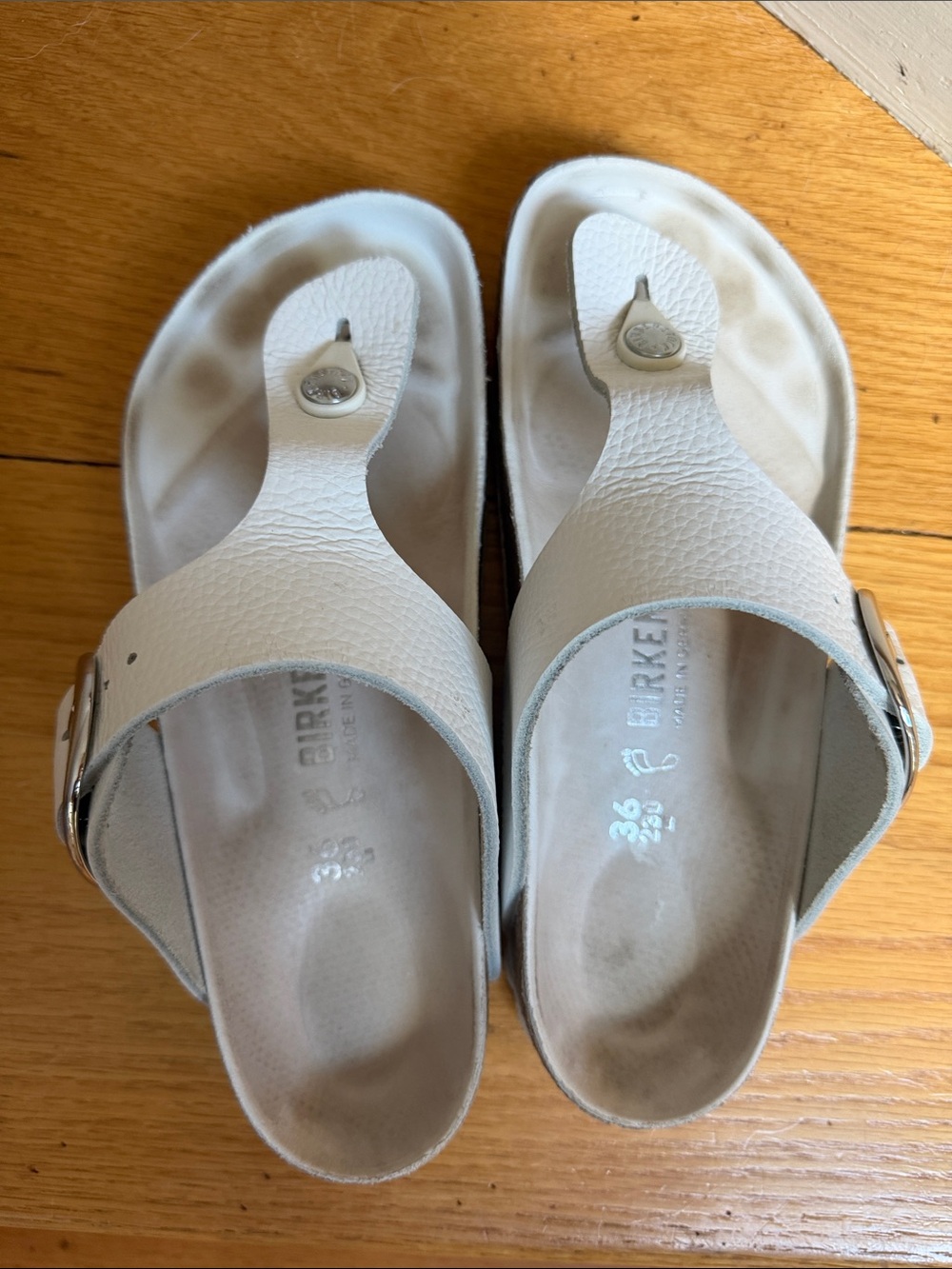 Birkenstock White Big Buckle Gizeh Sandals with Silver Buckle - Picture 3 of 3